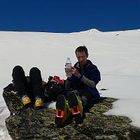  Pause casse-croûte avec une bouteille d'Évian, ça s'impose (les 3 aiguilles sur la bouteille ne ressemblent pas à celles que nous avons vues).