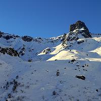  Le refuge de la Balme (au milieu à gauche)