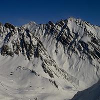  L'Aiguille de la Nova, la Pointe de Gargan et le Roignais de gauche à droite. Au fond, au milieu la Pointe de la Combe Neuve