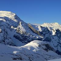  Le Grand Marchet dominé par les glaciers de la Vanoise