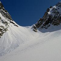  Sous le col