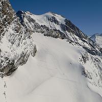  Les Grands Couloirs de la Grande Casse au fond ...