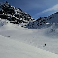  L'accès au glacier au fond