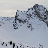  L'Aiguille du Bouchet de Serraval, la combe de gauche apparemment en bonne neige