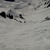  La descente Sud, le lac et le refuge en bas