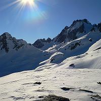  Le Grand Pic de la Lauzière à travers le col des Aiguillons
