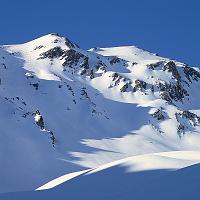  Le sommet en vue depuis le vallon des Povatages