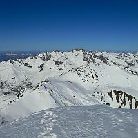  La Lauzière, le col de la Madeleine en dessous