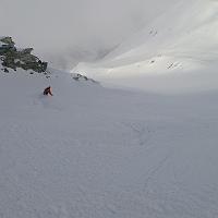  Puis Cyril. La neige est excellente sur le haut