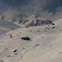  Le refuge de la Balme au centre