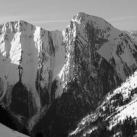  Mont d'armenaz à gauche et Mont Pécloz à droite