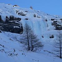  Cascade de glace sous le Béchet