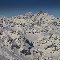  Le Mont Blanc et à sa droite la Grande Sassière, face Sud