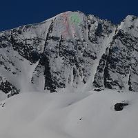  En rouge la zone purgée, en vert les accumulations et en jaune la chute de Cyril puis la traversée vers l'arête