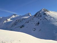 Depuis le col le panrama s'élargit: La Petite et la Grande Sassière et le rocher de la Davie de g. à d.